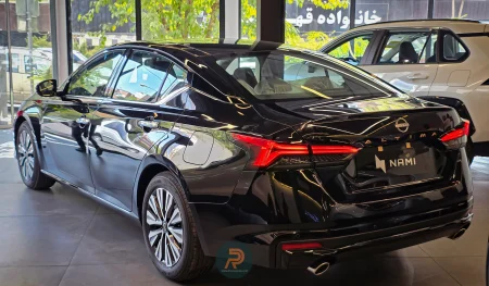 نمای عقبی نیسان آلتیما