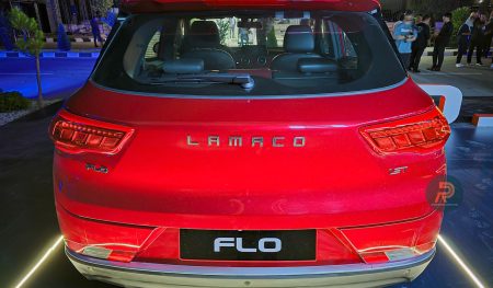 عقب ماشین لاماکو فلو قرمز