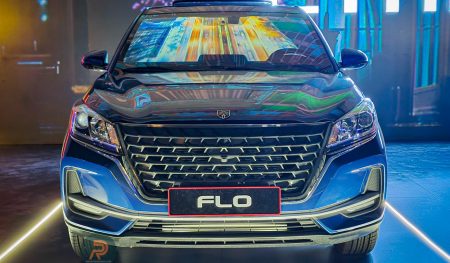 جلوی ماشین لاماکو فلو آبی