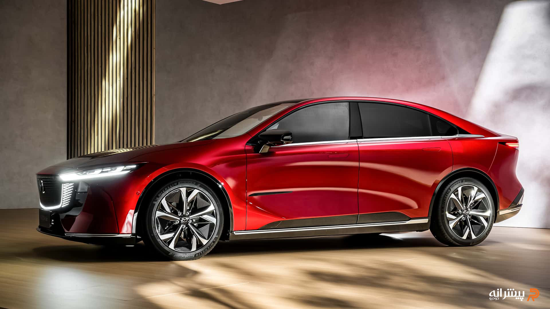 نمای کناری مزدا EZ-6