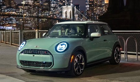 نمای جلوی مینی کوپر ۲۰۲۵