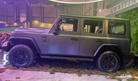 نمای کنار ماشین ۲۱۲ در نمایشگاه خودرو مشهد