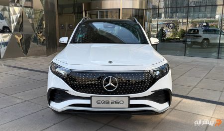 جلوی ماشین مرسدس بنز EQB