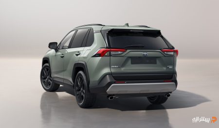 نمای عقب تویوتا راو۴ ادونچر