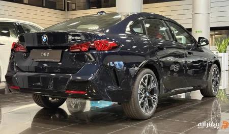 نمای عقب بی ام و 225L