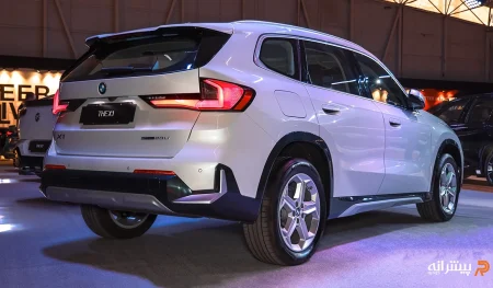 نمای عقب ب ام و X1