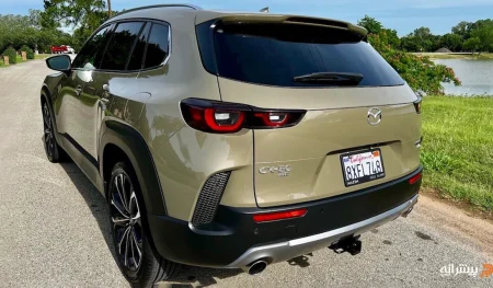 نمای عقبی مزدا CX-50