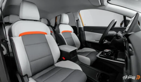 صندلی ها و داخل ام جی ۴