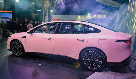 نمای کناری نیسان N7 مکس