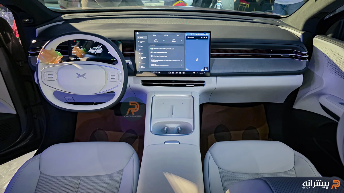 داخل کابین و داشبورد ایکس پنگ جی ۶