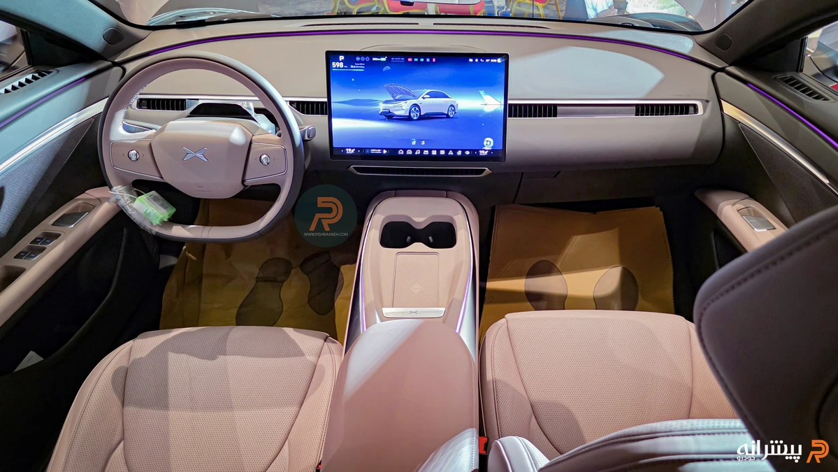 داخل کابین و داشبورد ایکس پنگ مونا