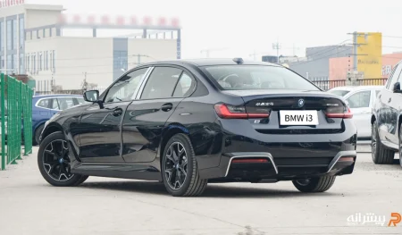 نمای عقب بی‌ام‌و i3 eDrive 35L